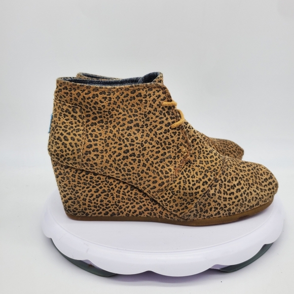 TOMS Shoe Women 8 Leopard Print Desert Wedge Booties - Picture 5 of 8